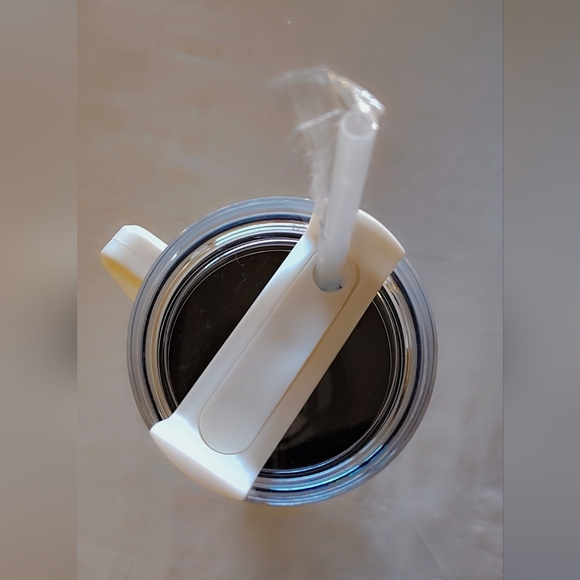 🩷 $15 | Francesca’s 40oz White Travel Tumbler NWT “Tying the Knot” Blue Bow 🤍 - Picture 5 of 9